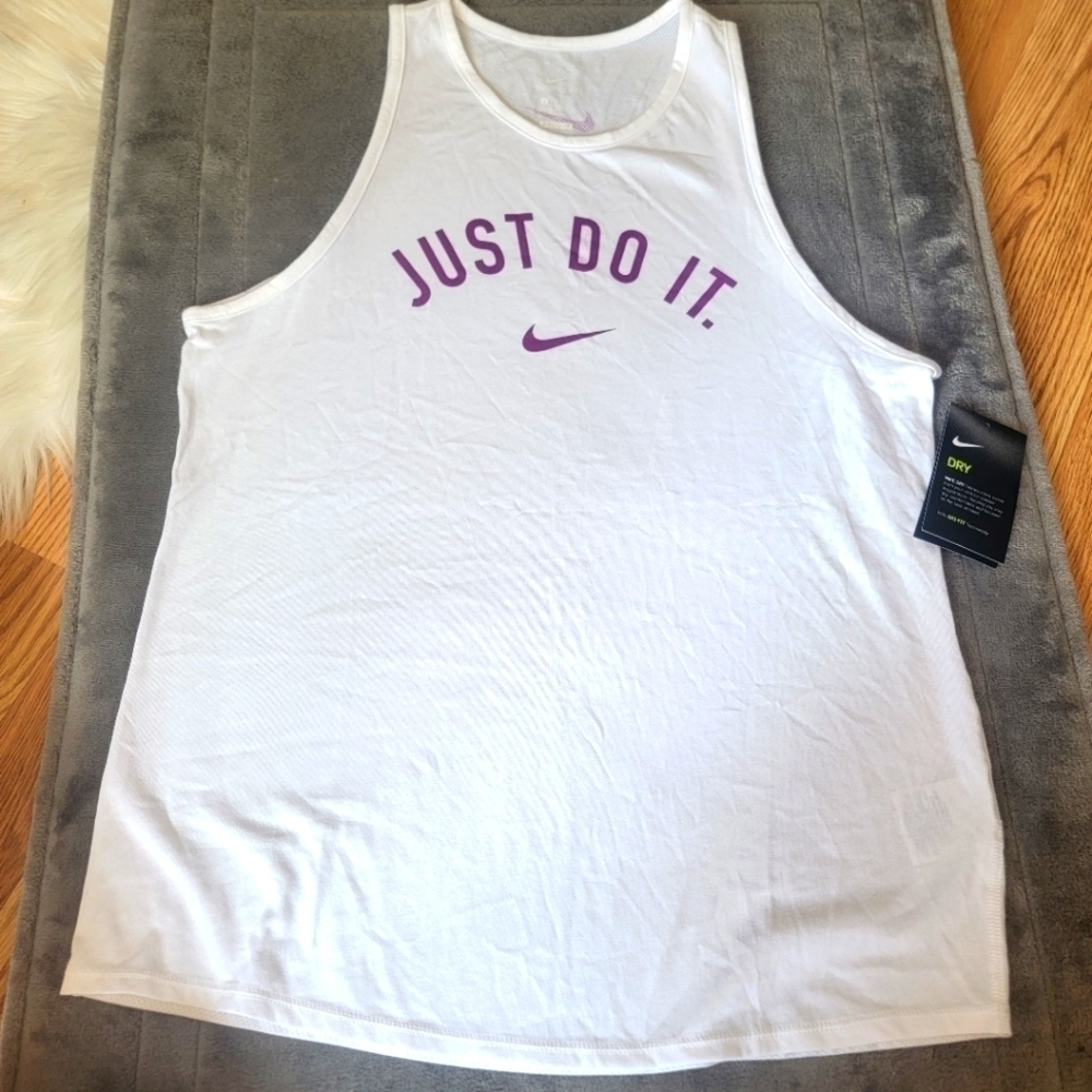 NWT Nike Tank Top M